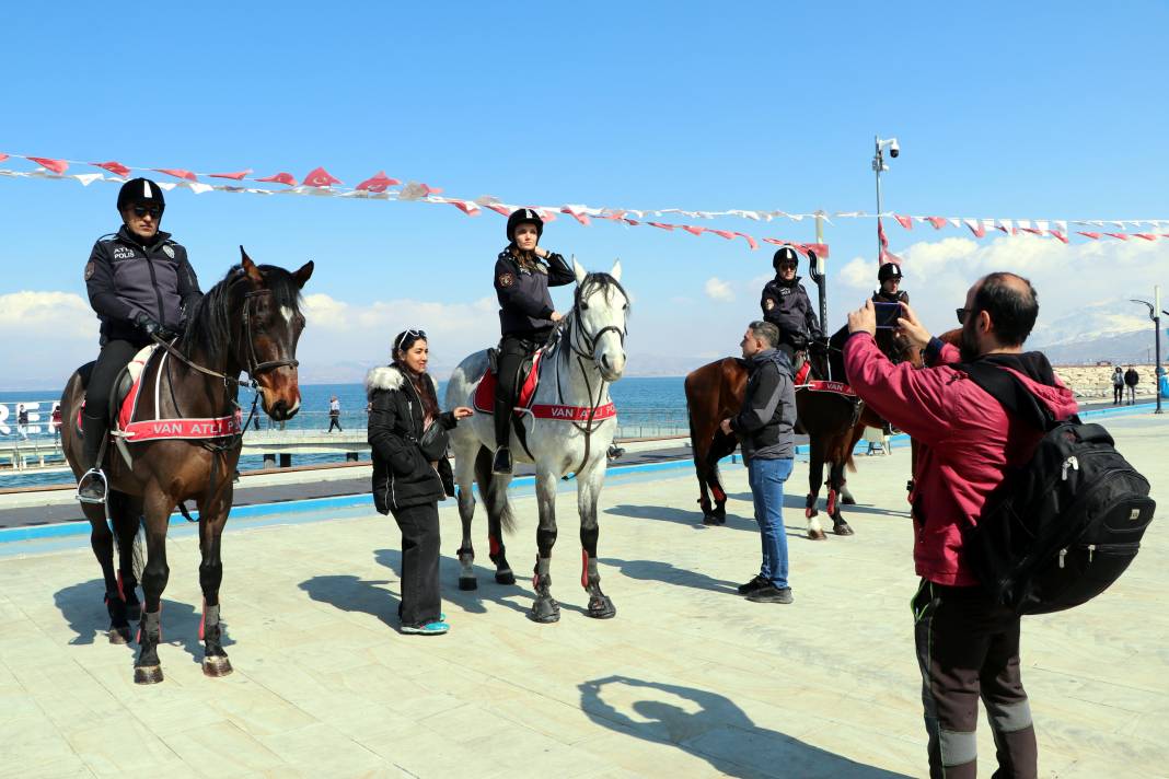 Van'da emniyetin tek kadın süvarisi göz dolduruyor 12